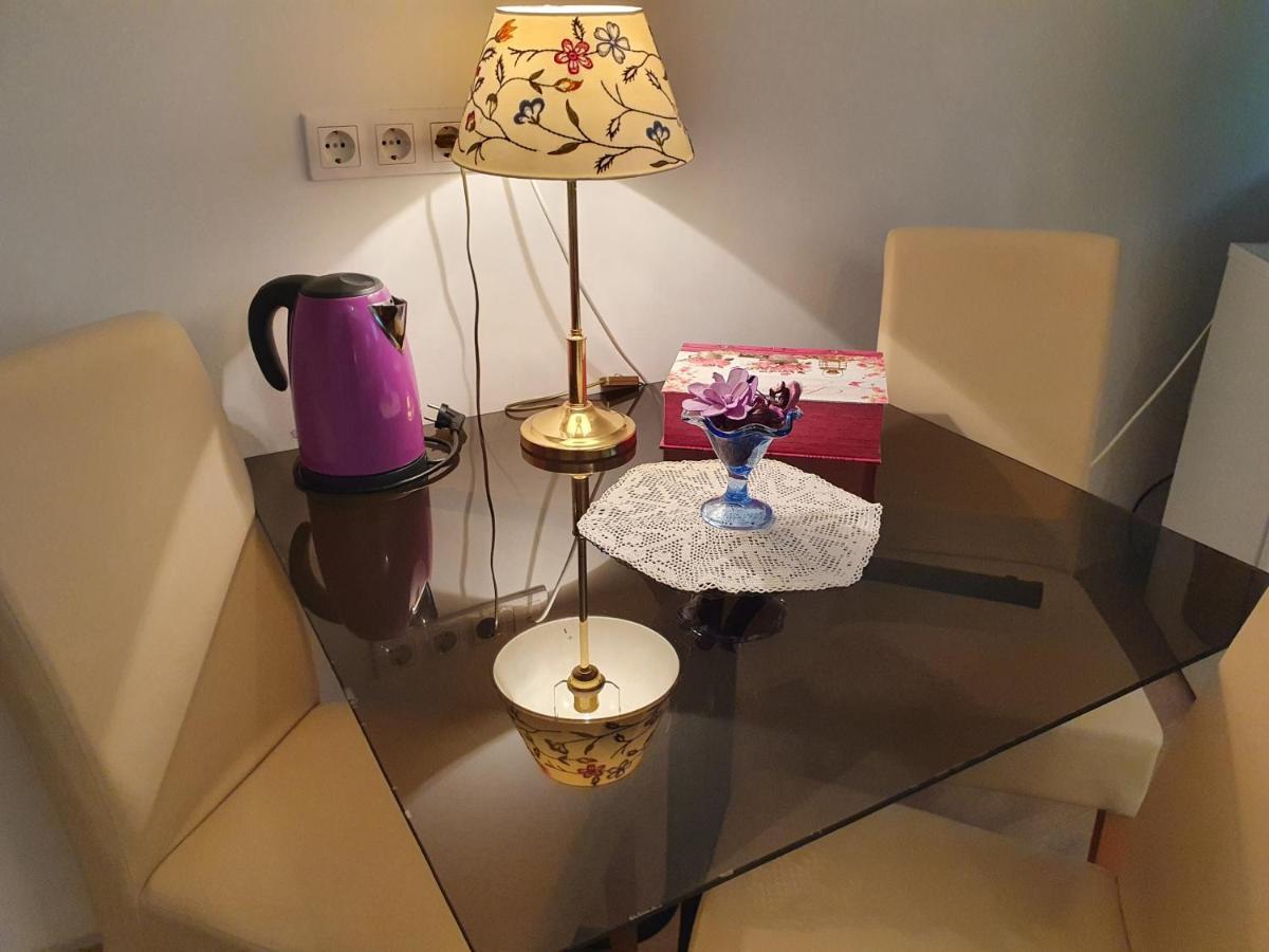 Karmelita Boutique Apartman Шопрон Екстер'єр фото