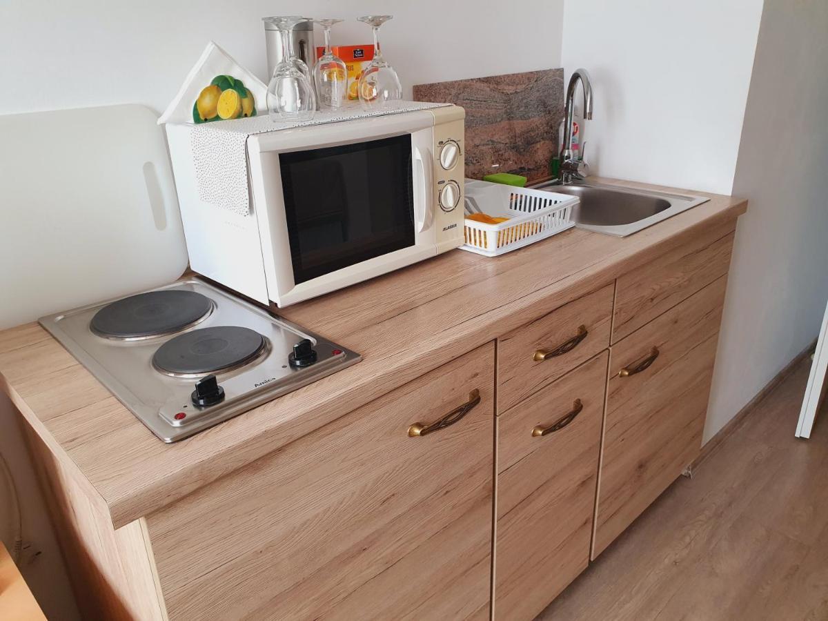Karmelita Boutique Apartman Шопрон Екстер'єр фото