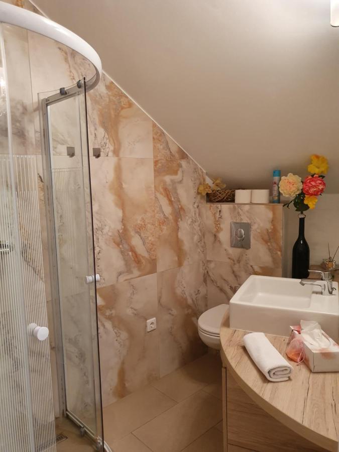Karmelita Boutique Apartman Шопрон Екстер'єр фото