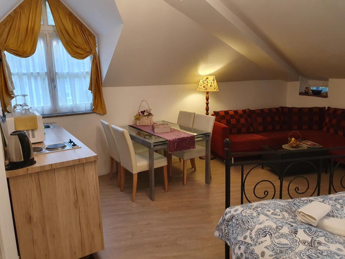 Karmelita Boutique Apartman Шопрон Екстер'єр фото